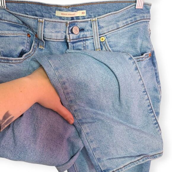 Levi's Women's Wedgie Straight Stretch Jean size 30 - Picture 5 of 10